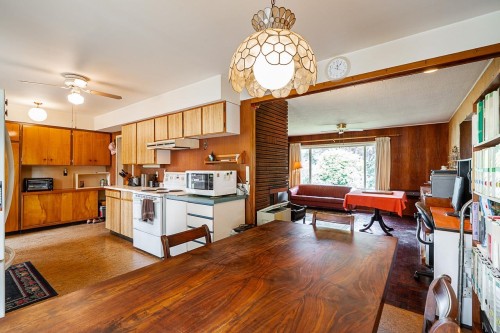 6544 Elwell Street, Burnaby, BC 