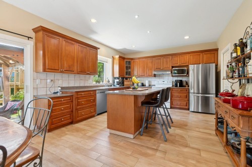 2172 Parkway Boulevard, Coquitlam, BC 