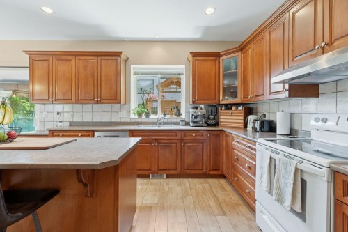 2172 Parkway Boulevard, Coquitlam, BC 