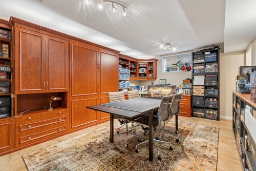 2172 Parkway Boulevard, Coquitlam, BC 