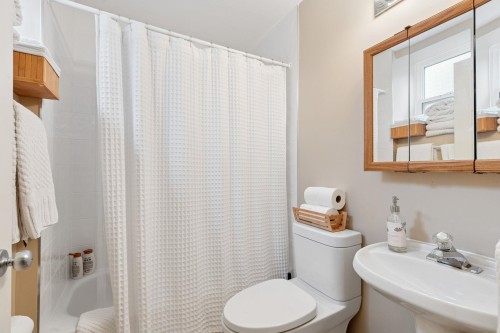 2172 Parkway Boulevard, Coquitlam, BC 