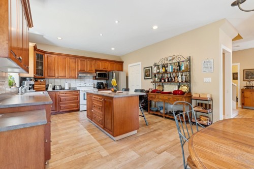 2172 Parkway Boulevard, Coquitlam, BC 