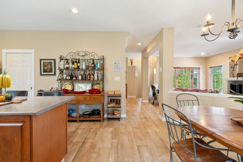 2172 Parkway Boulevard, Coquitlam, BC 