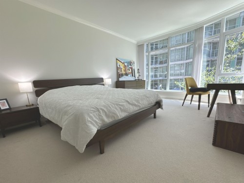 202-185 Victory Ship Way, North Vancouver, BC 