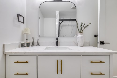 60 53A Street, Delta, BC 