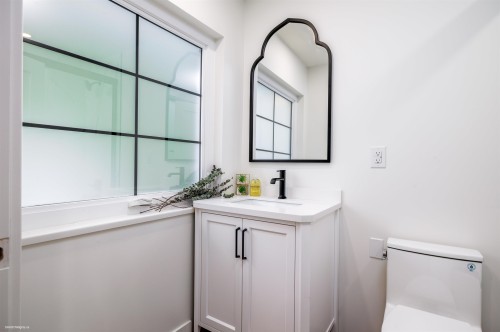 60 53A Street, Delta, BC 