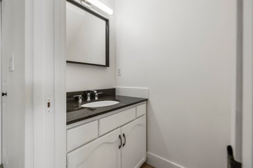 209-22356 Mcintosh Avenue, Maple Ridge, BC 