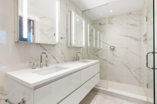 302-2888 Arbutus Street, Vancouver, BC 