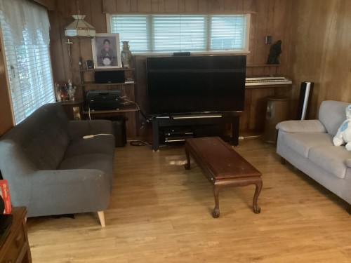 488 4Th Street E, North Vancouver, BC 