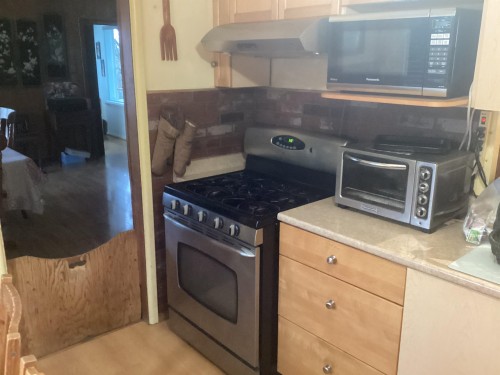 488 4Th Street E, North Vancouver, BC 