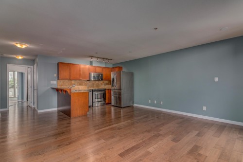 201-3089 Oak Street, Vancouver, BC 