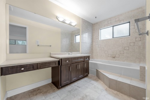 5640 Sandiford Place, Richmond, BC 