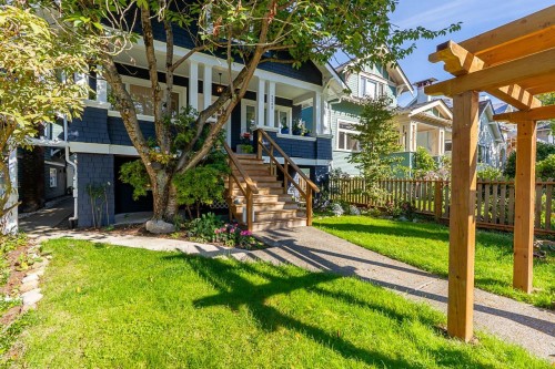 3343 3Rd Avenue W, Vancouver, BC 