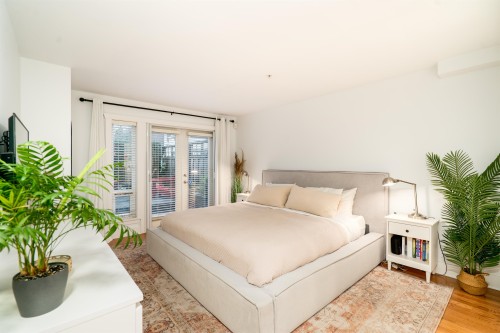 2460 Sasamat Street, Vancouver, BC 