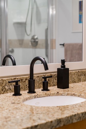 2460 Sasamat Street, Vancouver, BC 