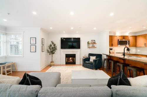 2460 Sasamat Street, Vancouver, BC 