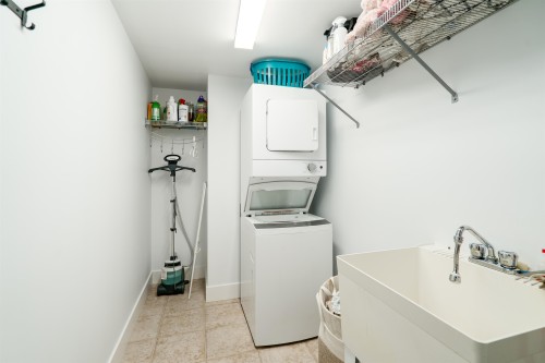 2460 Sasamat Street, Vancouver, BC 