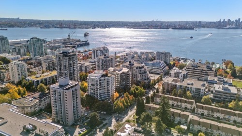 188 Chesterfield Avenue, North Vancouver, BC 