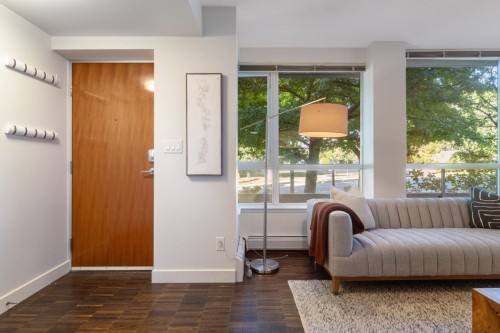 188 Chesterfield Avenue, North Vancouver, BC 