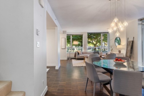 188 Chesterfield Avenue, North Vancouver, BC 