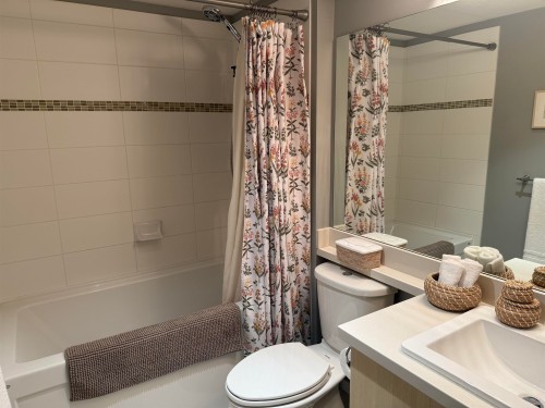 501-3178 Dayanee Springs Boulevard, Coquitlam, BC 