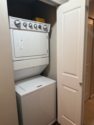 501-3178 Dayanee Springs Boulevard, Coquitlam, BC 