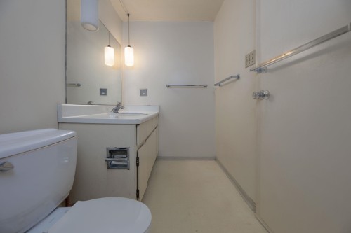 201-1535 Nelson Street, Vancouver, BC 