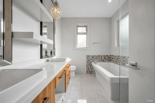 1450 Fulton Avenue, West Vancouver, BC 