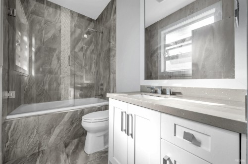 1450 Fulton Avenue, West Vancouver, BC 