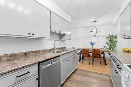 28-9521 Cardston Court, Burnaby, BC 