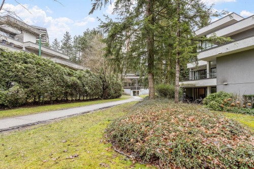 28-9521 Cardston Court, Burnaby, BC 