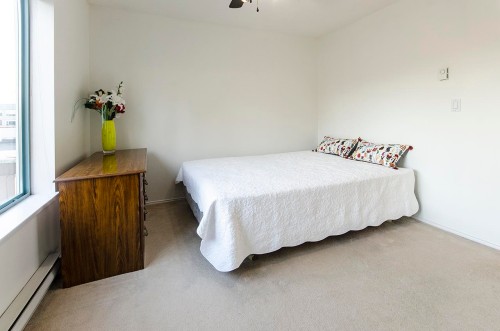 206-1085 17Th Street W, North Vancouver, BC 