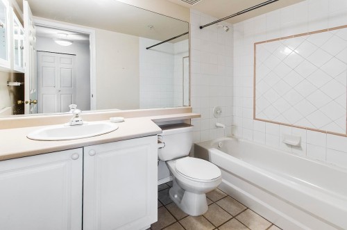 206-1085 17Th Street W, North Vancouver, BC 