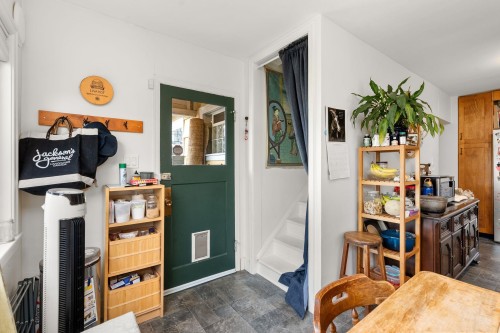 831 38Th Avenue E, Vancouver, BC 