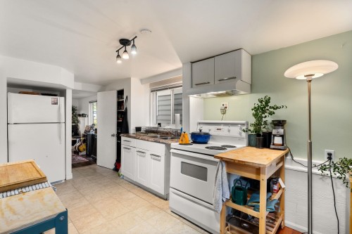 831 38Th Avenue E, Vancouver, BC 