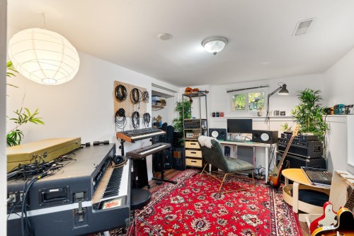 831 38Th Avenue E, Vancouver, BC 