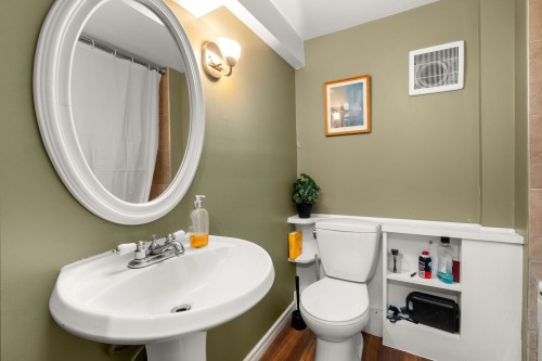 831 38Th Avenue E, Vancouver, BC 