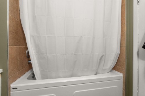 831 38Th Avenue E, Vancouver, BC 