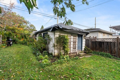 831 38Th Avenue E, Vancouver, BC 