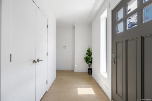 1427 27Th Avenue E, Vancouver, BC 