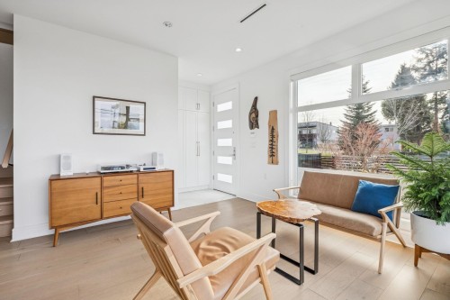 366 Keith Road W, North Vancouver, BC 