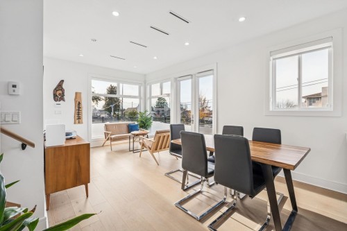 366 Keith Road W, North Vancouver, BC 