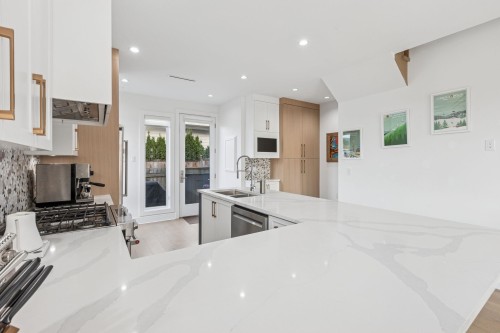 366 Keith Road W, North Vancouver, BC 