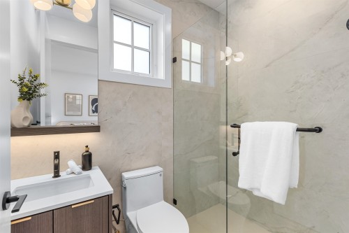 544 46Th Avenue E, Vancouver, BC 