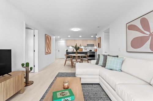 303-2419 Grant Street, Vancouver, BC 