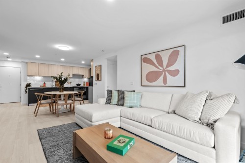 303-2419 Grant Street, Vancouver, BC 