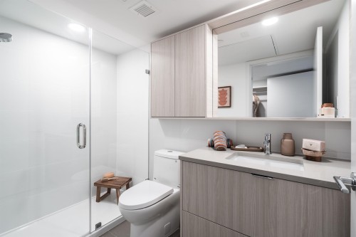 303-2419 Grant Street, Vancouver, BC 