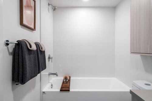 303-2419 Grant Street, Vancouver, BC 