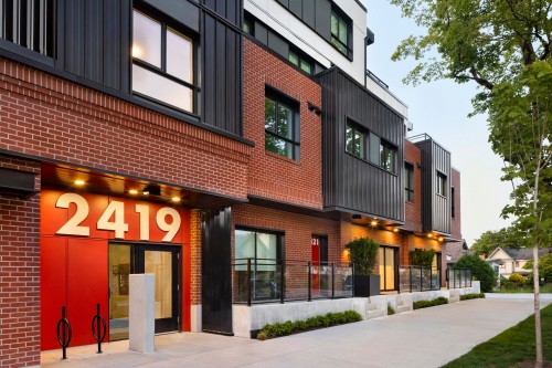 303-2419 Grant Street, Vancouver, BC 