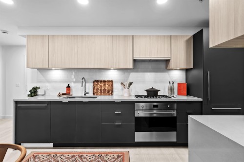 303-2419 Grant Street, Vancouver, BC 